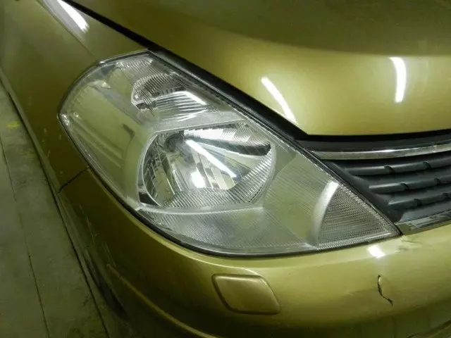 Запасная лампа Nissan Tiida (C11), 2004-2014 гг